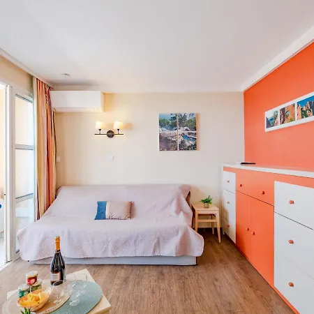 Apartment Village Cap Esterel - L'esquinade-95 By Interhome